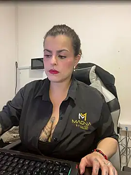 MiaHotboobs online show from May 2026 07:05:01 AM