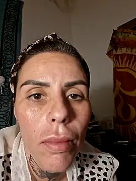 Snapshot of chiquitilla41 chatting on April 2026 06:16:02 AM chiquitilla41 online show from April 2026 06:16:02 AM