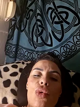 Snapshot of chiquitilla41 chatting on May 2026 12:44:02 PM chiquitilla41 online show from May 2026 12:44:02 PM