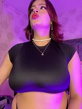 Snapshot of steffmontespink18 chatting on May 2026 01:39:01 PM steffmontespink18 online show from May 2026 01:39:01 PM