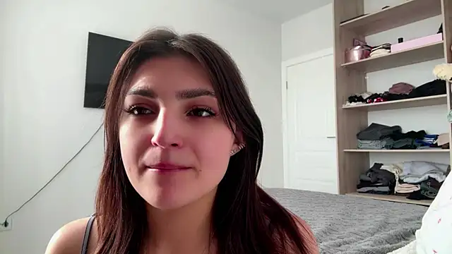 Snapshot of GlitchSiren chatting on March 2026 07:45:02 AM GlitchSiren online show from March 2026 07:45:02 AM