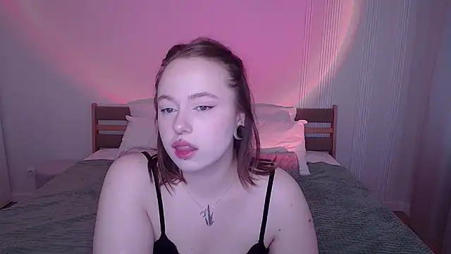 SelenaLily online show from April 2026 01:01:01 PM