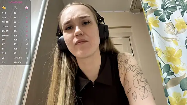 Snapshot of DenitaSpace chatting on April 2026 07:07:02 PM DenitaSpace online show from April 2026 07:07:02 PM