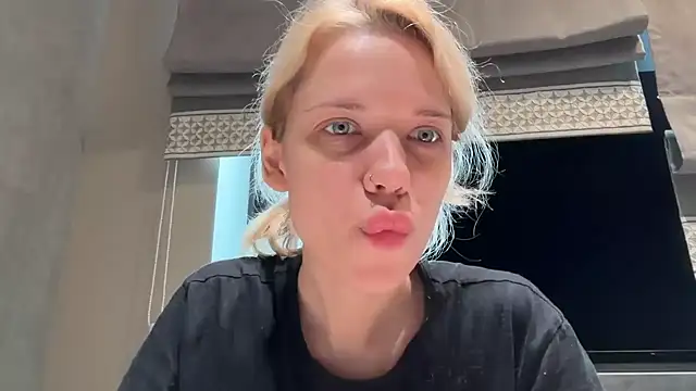 TenderChloe online show from June 2026 08:47:02 AM