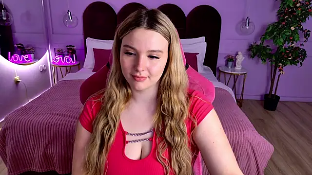 CharlotteAtwoood online show from May 2026 04:13:01 PM