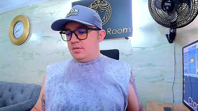 maximo daddy online show from April 2026 01:09:02 PM