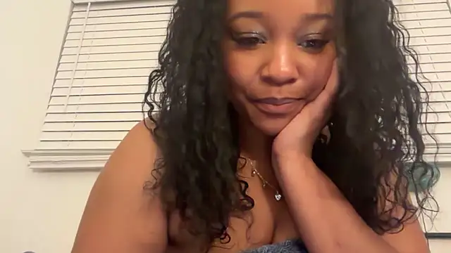 Snapshot of Yourmommysilk chatting on May 2026 12:02:01 PM Yourmommysilk online show from May 2026 12:02:01 PM