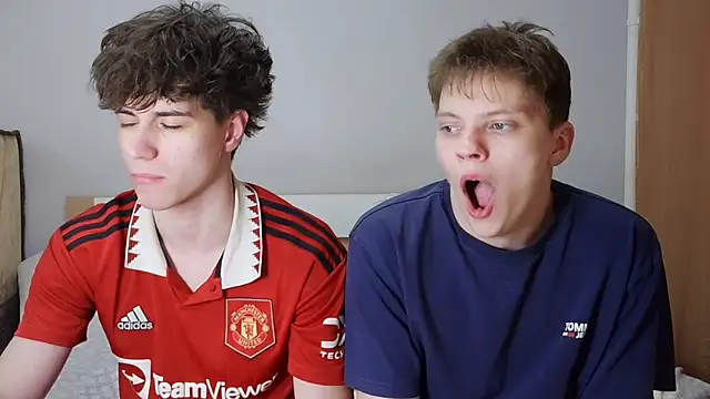 Snapshot of 1gay1straight chatting on March 2026 03:32:02 AM 1gay1straight online show from March 2026 03:32:02 AM