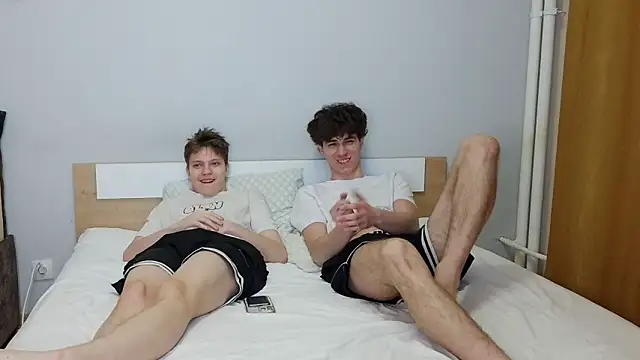 Snapshot of 1gay1straight chatting on March 2026 10:09:01 PM 1gay1straight online show from March 2026 10:09:01 PM