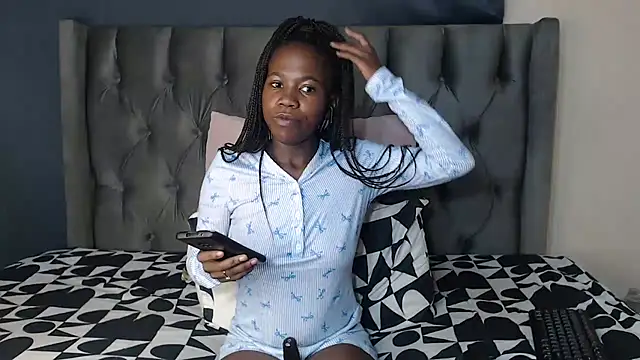 Snapshot of Cybil_Hearts chatting on April 2026 03:53:02 AM Cybil Hearts online show from April 2026 03:53:02 AM