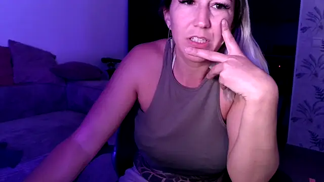 Snapshot of kendra_peach chatting on March 2026 09:10:01 PM kendra peach online show from March 2026 09:10:01 PM