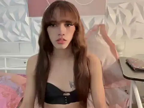 Snapshot of Leijona_Milker chatting on May 2026 12:32:01 PM Leijona Milker online show from May 2026 12:32:01 PM