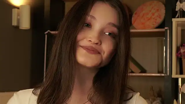 GussieGoold online show from April 2026 12:02:01 PM