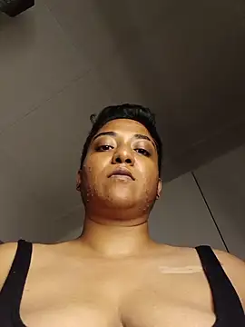 Snapshot of kamilah_rose chatting on June 2026 04:31:01 PM kamilah rose online show from June 2026 04:31:01 PM
