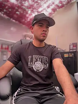 Snapshot of Zhang_Weii chatting on March 2026 04:23:01 PM Zhang Weii online show from March 2026 04:23:01 PM