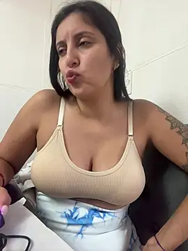 Snapshot of jimenamime chatting on April 2026 11:32:01 AM jimenamime online show from April 2026 11:32:01 AM