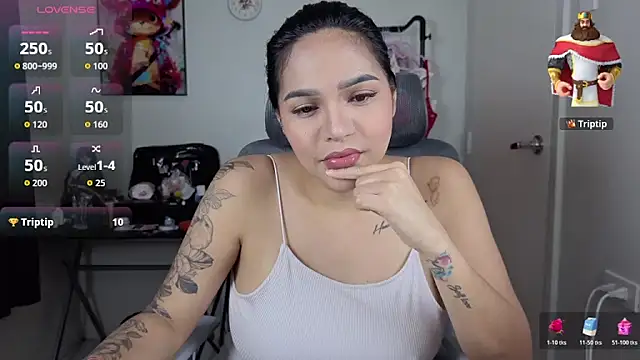 Snapshot of monicaconde chatting on April 2026 05:24:01 AM monicaconde online show from April 2026 05:24:01 AM