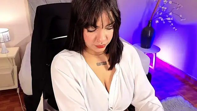 Snapshot of dania22_ chatting on April 2026 02:15:02 PM dania22 online show from April 2026 02:15:02 PM
