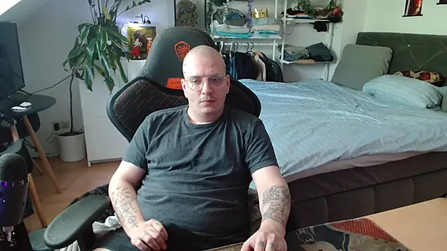 Snapshot of Oderwattboy chatting on May 2026 08:19:02 AM Oderwattboy online show from May 2026 08:19:02 AM