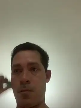 Snapshot of Gabriel_leon33 chatting on April 2026 05:21:01 AM Gabriel leon33 online show from April 2026 05:21:01 AM