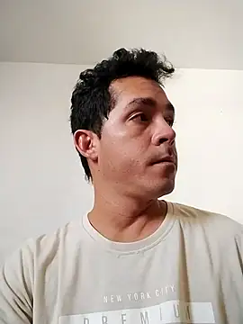 Snapshot of Gabriel_leon33 chatting on May 2026 05:56:01 PM Gabriel leon33 online show from May 2026 05:56:01 PM