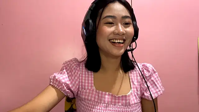 IndiraBrieger online show from March 2026 02:06:01 AM