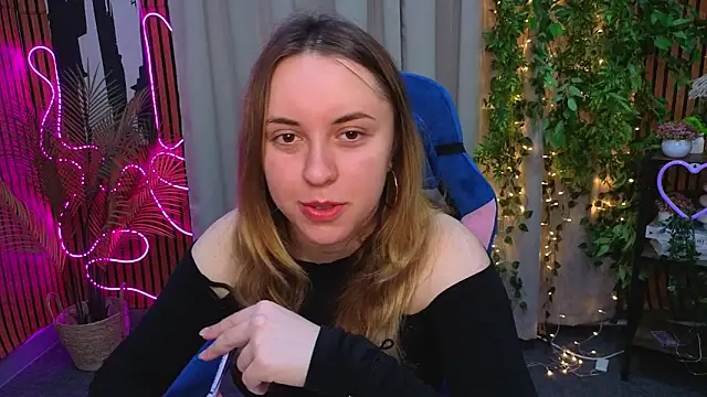 LucyMendoza online show from March 2026 12:22:01 PM