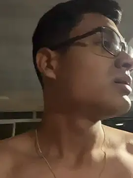 Snapshot of ThiagoVega_ chatting on May 2026 03:44:01 AM ThiagoVega online show from May 2026 03:44:01 AM