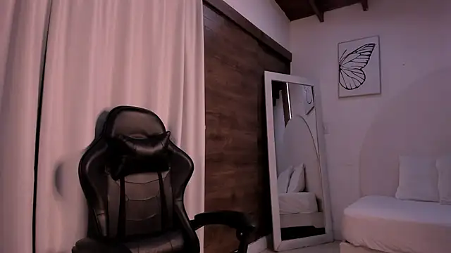 Snapshot of ThiagoVega_ chatting on May 2026 03:35:02 AM ThiagoVega online show from May 2026 03:35:02 AM