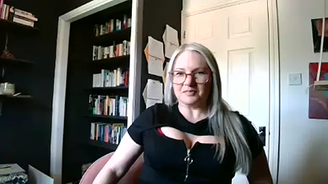 EmberSinn online show from April 2026 10:53:02 AM