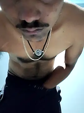 Snapshot of luck00y chatting on April 2026 04:57:02 AM luck00y online show from April 2026 04:57:02 AM