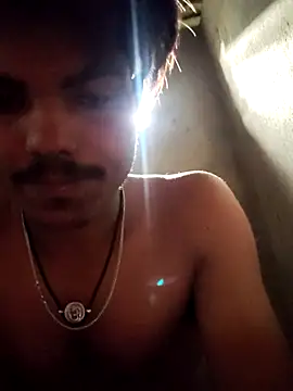 Snapshot of luck00y chatting on April 2026 01:32:01 AM luck00y online show from April 2026 01:32:01 AM