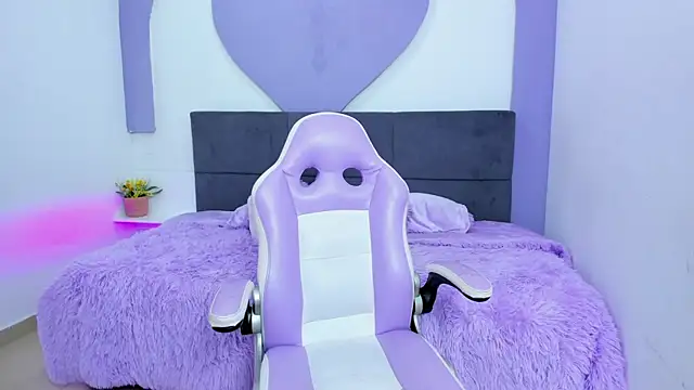 Snapshot of princess_skinny_ chatting on July 2026 02:40:02 AM princess skinny online show from July 2026 02:40:02 AM