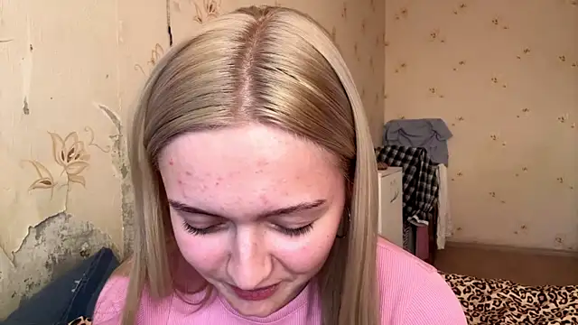 Snapshot of Sophia_Blonde chatting on April 2026 02:18:02 PM Sophia Blonde online show from April 2026 02:18:02 PM