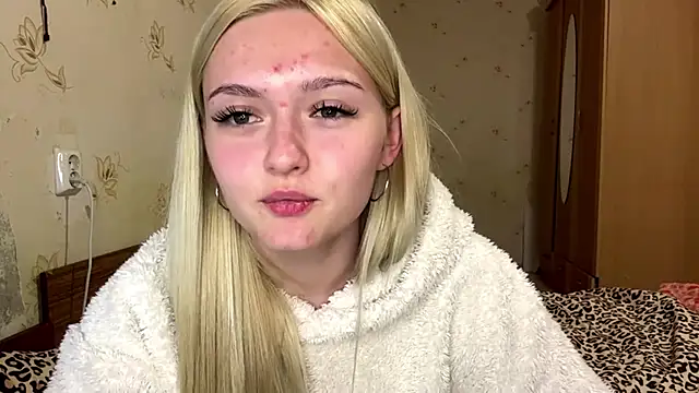 Snapshot of Sophia_Blonde chatting on April 2026 04:44:01 PM Sophia Blonde online show from April 2026 04:44:01 PM