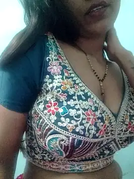 Snapshot of khushi_ji00 chatting on April 2026 10:20:02 AM khushi ji00 online show from April 2026 10:20:02 AM