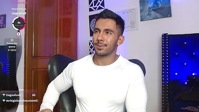 Snapshot of romanpearce_ chatting on April 2026 04:03:02 AM romanpearce online show from April 2026 04:03:02 AM