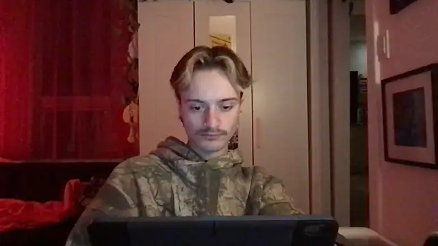 Snapshot of TwinkGaymer chatting on March 2026 01:01:01 AM TwinkGaymer online show from March 2026 01:01:01 AM