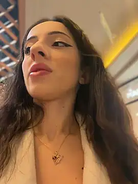 Hottiem4 online show from March 2026 12:33:01 PM