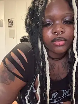 Snapshot of Nyla_xox chatting on June 2026 08:22:02 PM Nyla xox online show from June 2026 08:22:02 PM