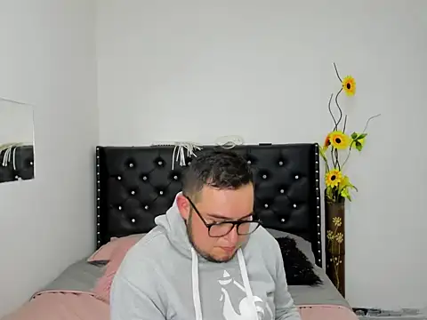 Xavier Blaze online show from March 2026 08:37:01 PM