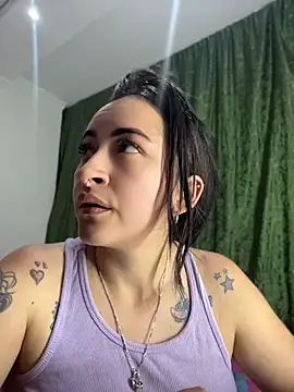 Snapshot of kimberly_peter chatting on June 2026 01:05:02 AM kimberly peter online show from June 2026 01:05:02 AM
