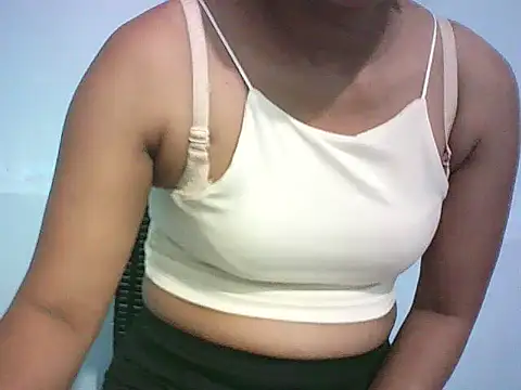 Snapshot of CreamyHotPussy4u chatting on April 2026 02:03:02 PM CreamyHotPussy4u online show from April 2026 02:03:02 PM