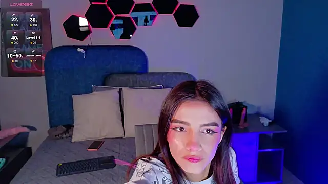 Charlott  18 online show from May 2026 12:57:02 PM