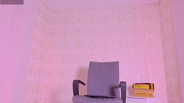 Snapshot of Mikavelvet08 chatting on May 2026 04:37:02 PM Mikavelvet08 online show from May 2026 04:37:02 PM