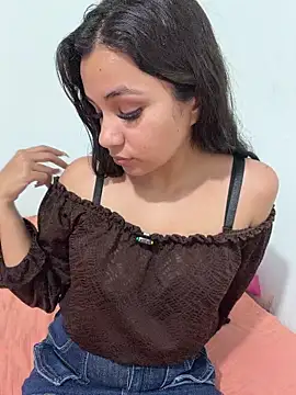 Snapshot of Colochitapupy chatting on April 2026 02:29:02 AM Colochitapupy online show from April 2026 02:29:02 AM