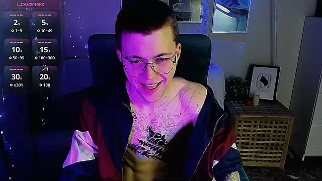 Snapshot of Thomas_Norton chatting on April 2026 08:59:02 PM Thomas Norton online show from April 2026 08:59:02 PM