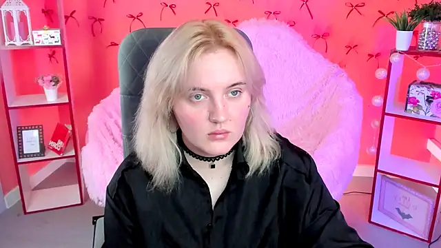 Snapshot of KathyBriggs chatting on May 2026 05:23:02 AM KathyBriggs online show from May 2026 05:23:02 AM