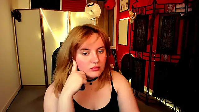 Snapshot of KathyBriggs chatting on July 2026 05:14:02 AM KathyBriggs online show from July 2026 05:14:02 AM