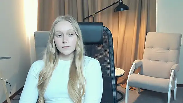 Snapshot of VestaBowmer chatting on March 2026 11:10:01 AM VestaBowmer online show from March 2026 11:10:01 AM